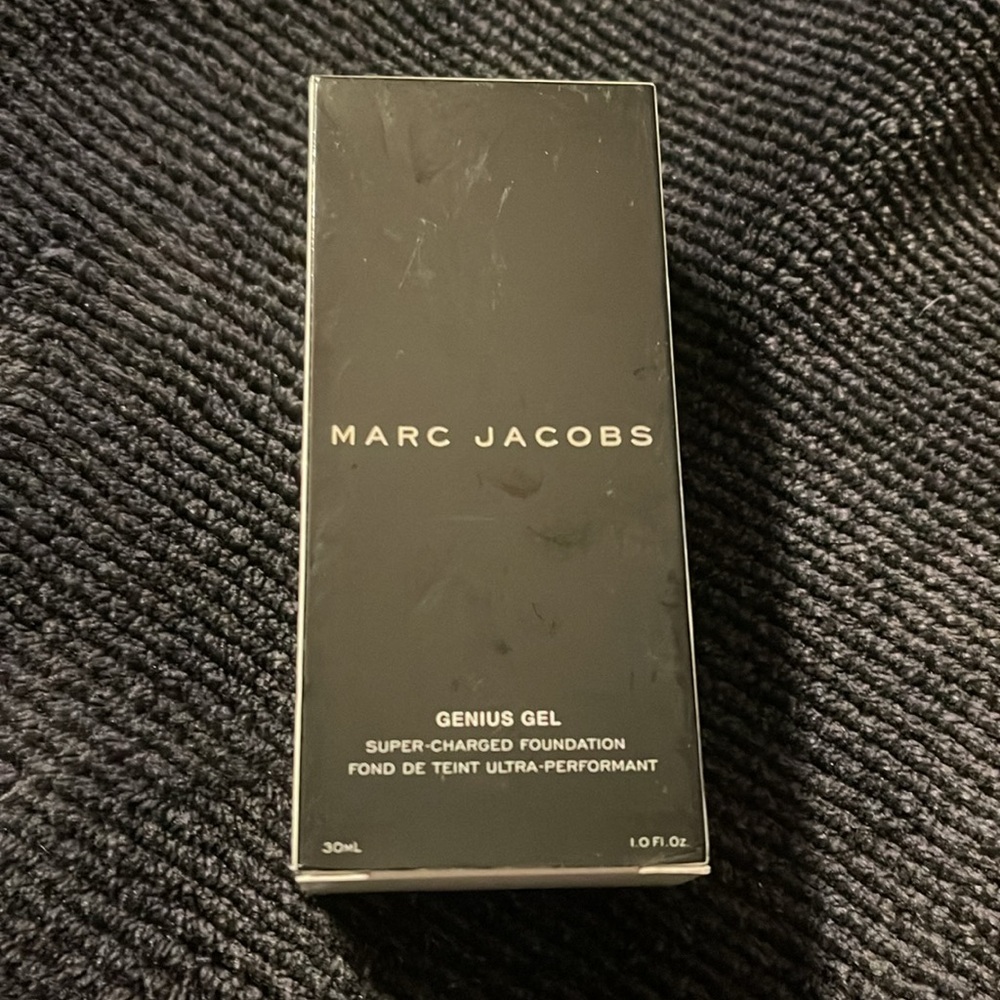 Marc Jacobs 64 Fawn Medium Genius Gel Super-Charged Foundation - Picture 2 of 4